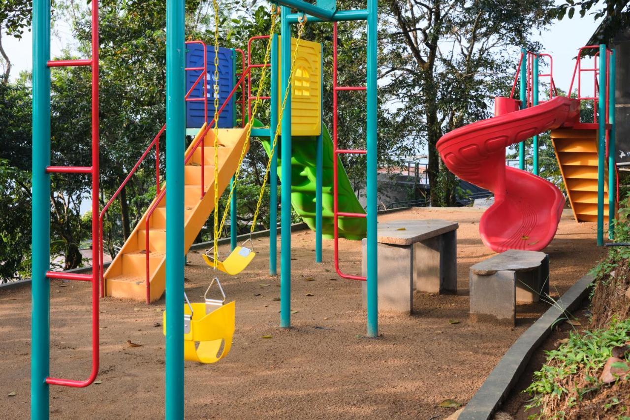 Haze And Kites Resort ムンナル エクステリア 写真